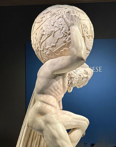 万博イタリア館の至宝限定「正義の旗」スカーフと「ファルネーゼのアトラス」ファイル 大阪万博:世界的文化遺産「ファルネーゼのアトラス」像、イタリア